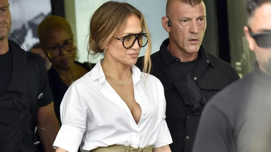 Jennifer Lopez pushton Pisa-n me stil dhe klas