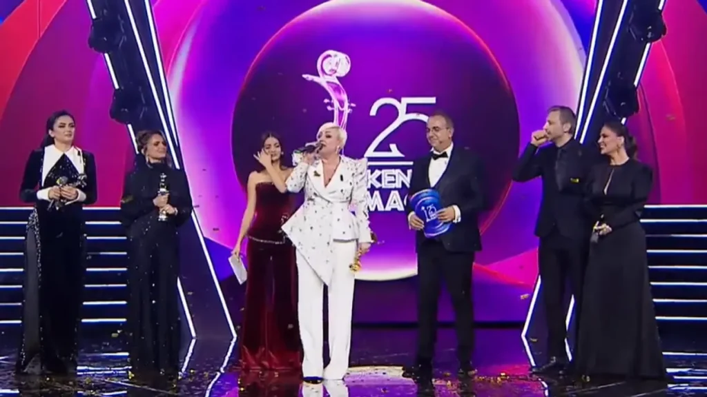 Triumfi i Julianës në skenën e “Këngës Magjike 2025”