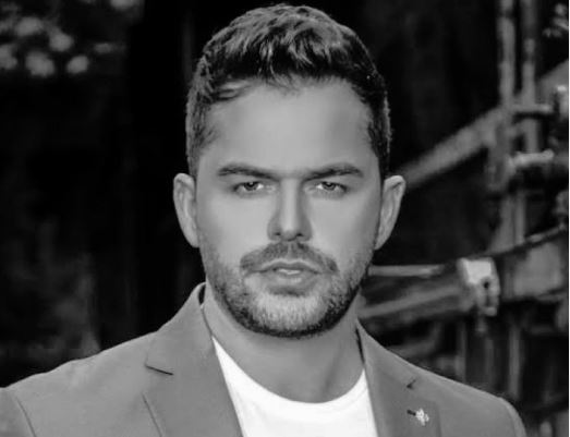 Estrada në zi: Artistët zemërthyer pas vdekjes së Shpat Kasapit