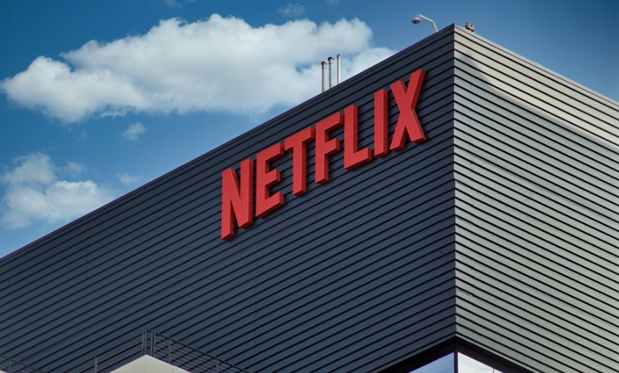 Netflix blen Warner Bros Discovery për 72 miliardë dollarë