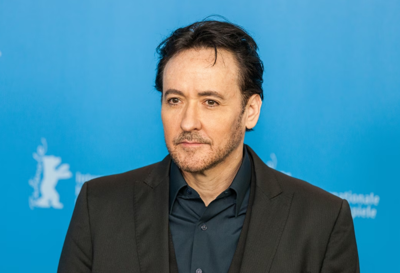 John Cusack zbulon kushtin që e bëri legjendar “Say Anything”