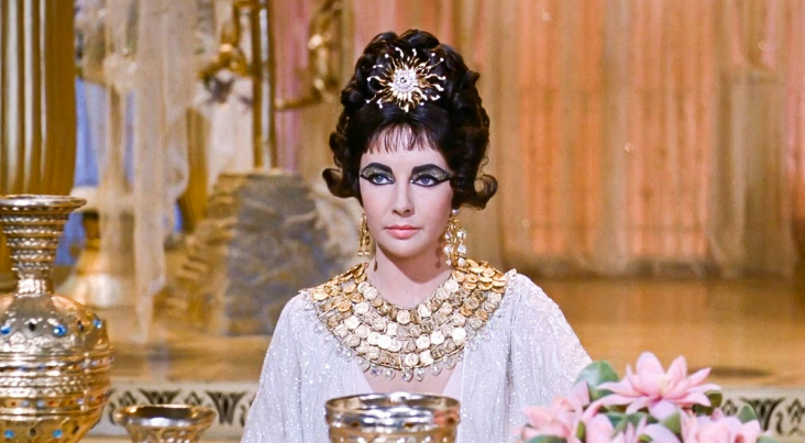 E quajtën “Skandali i Shekullit”, por ajo u bë mbretëresha e Holivudit