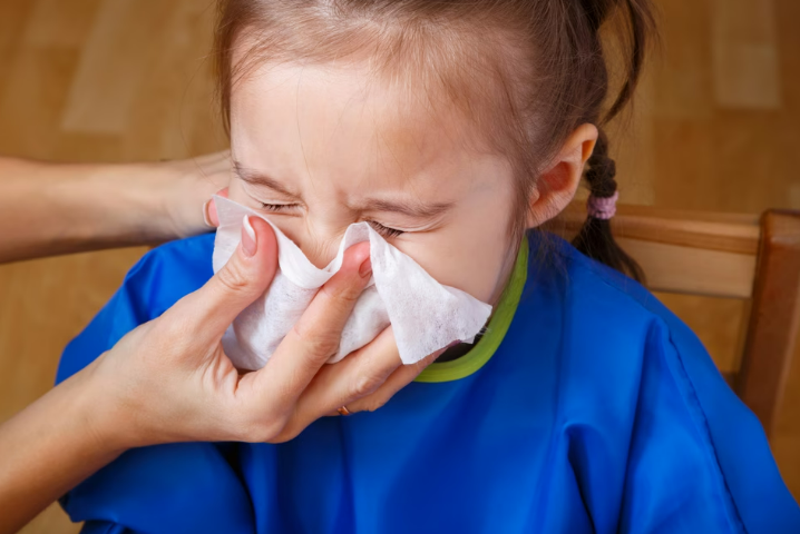 Mos i çoni fëmijët e sëmurë në çerdhe!