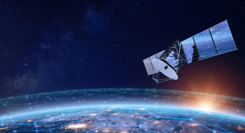 Spanja hyn fuqishëm në garën hapësinore