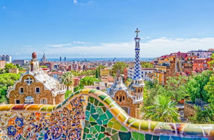 Barcelona rrit ndjeshëm taksën turistike: mund të arrijë deri në 15 euro për natë