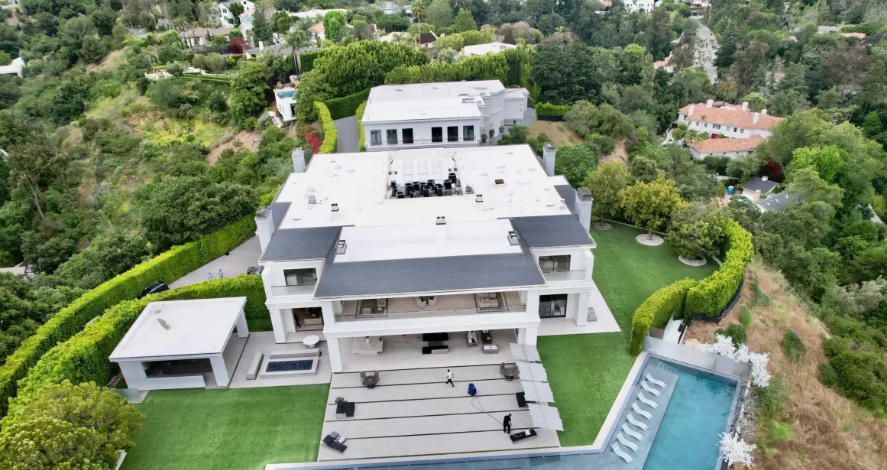 Ben Affleck i dhuron Jennifer Lopez pjesën e tij të vilës 60 milionë dollarëshe