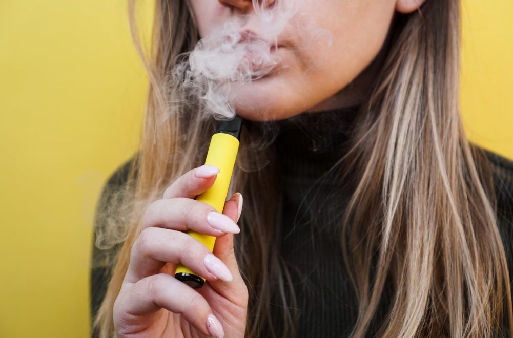 Studimi paralajmëron rritje të tregut të zi të cigareve elektronike në Evropë