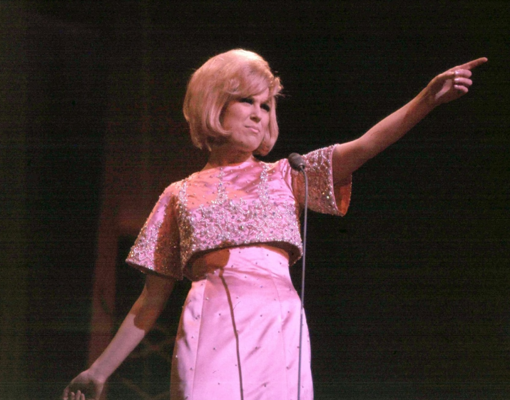 Historia e fshehur e hitit të Dusty Springfield: “You Don’t Have to Say You Love Me”