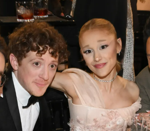Ariana Grande dhe Ethan Slater ndahen pas tre vitesh lidhje