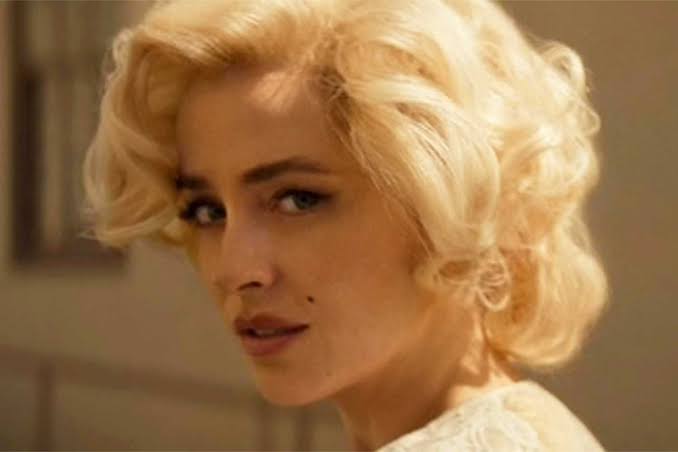 Publikohen fotot e para të Dakota Johnson si Marilyn Monroe, transformimi i aktores habit fansat