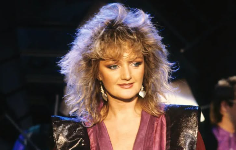 Bonnie Tyler, zëri legjendar i “Total Eclipse of the Heart”, ndahet nga jeta në moshën 75-vjeçare