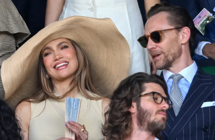 Jennifer Lopez tërhoqi të gjithë vëmendjen në Wimbledon me kapelën gjigante