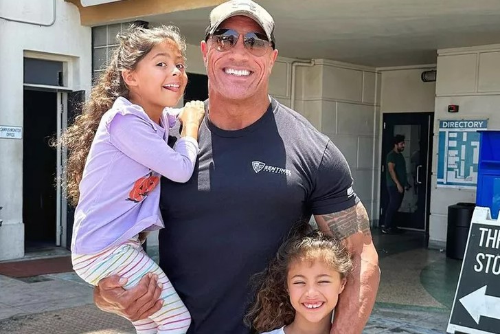 Dwayne Johnson publikon një këngë frymëzuar nga “Moana”, dedikuar vajzave të tij
