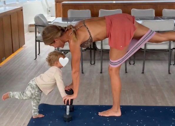 Gisele Bündchen ndan një fotografi të rrallë me djalin e saj të vogël
