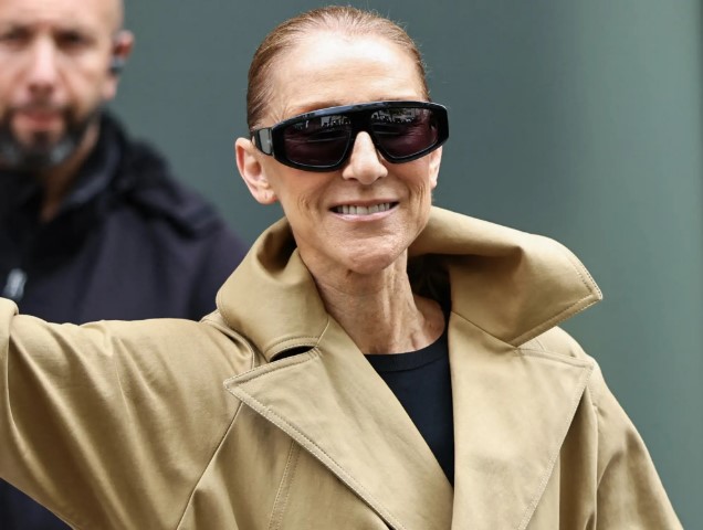 Celine Dion rikthehet në Paris