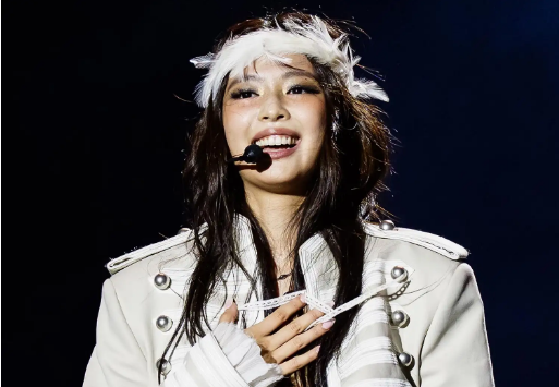 Jennie e BLACKPINK shkëlqen në debutimin e saj në Lollapalooza Chicago