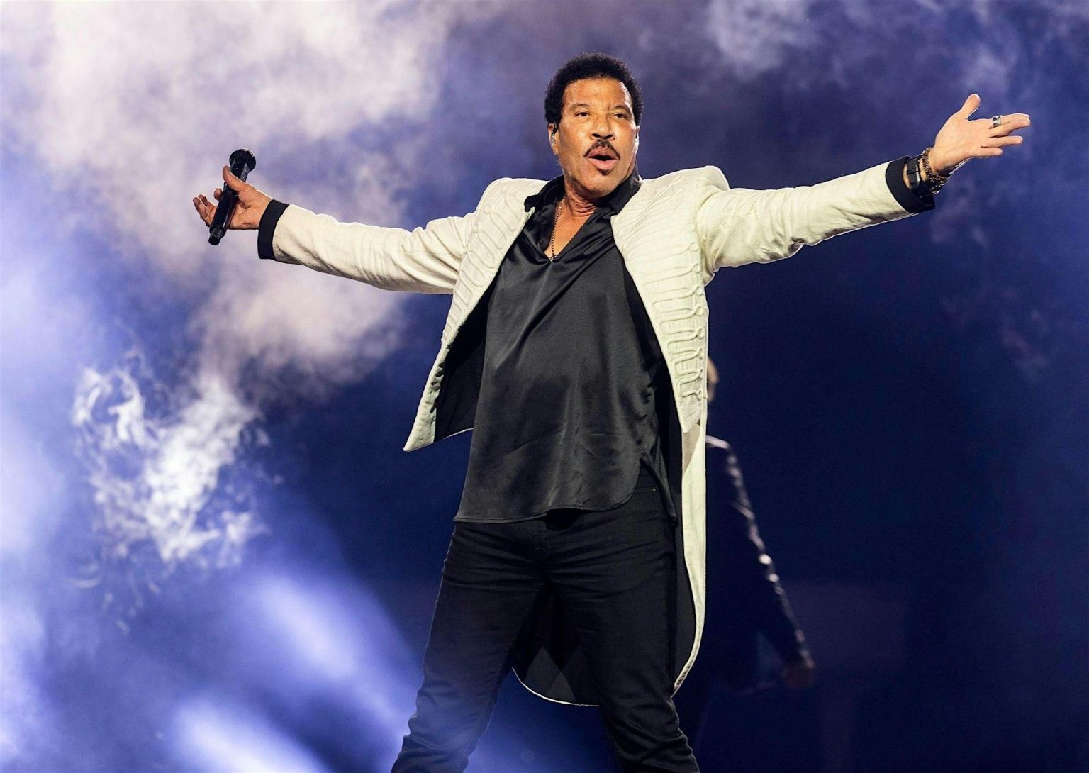 Lionel Richie përfundon në terapi intensive pas koncertit…