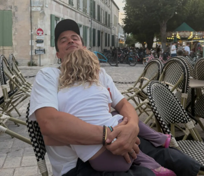 Orlando Bloom në pushime me vajzën e tij dhe…