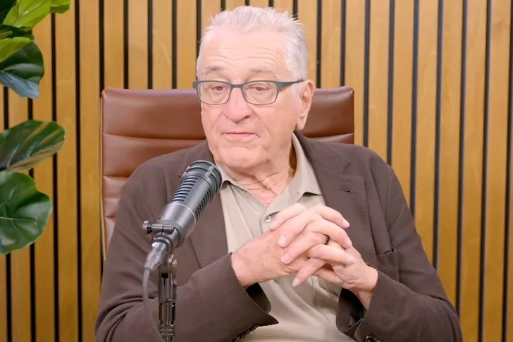 Robert De Niro përlotet nga fjalët e moderatores
