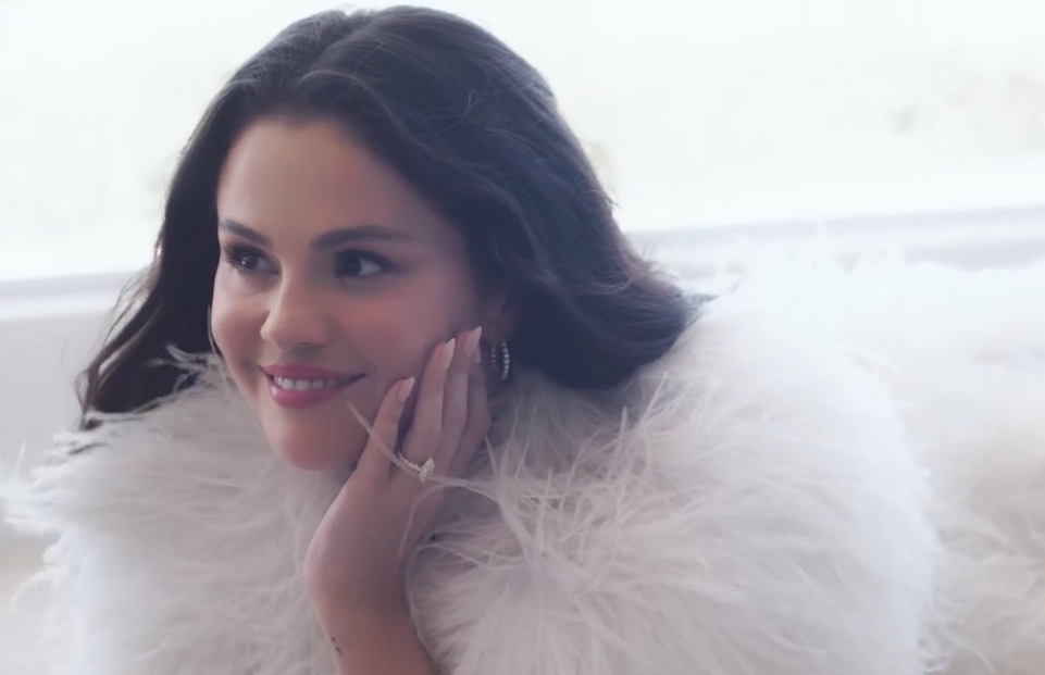 Selena Gomez nderohet me çmimin “Beauty Impact”