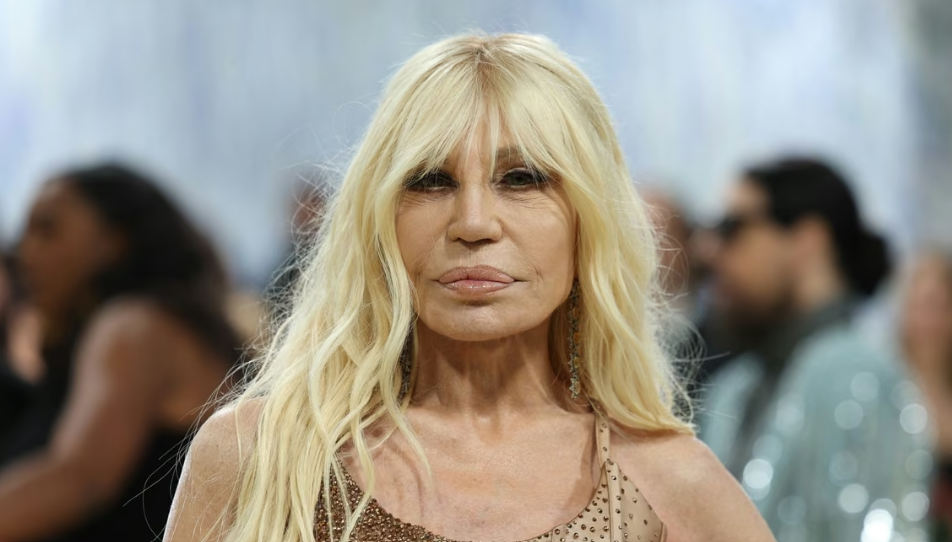 Donatella Versace po krijon markën e saj të modës dhe bukurisë