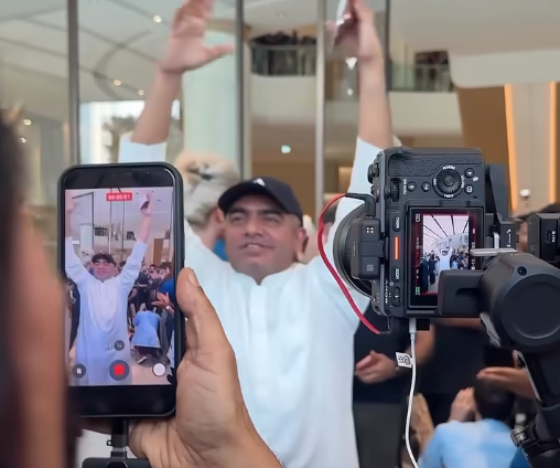 Dyert hapen për iPhone 18 Pro, blerësit e parë priten me duartrokitje në Dubai
