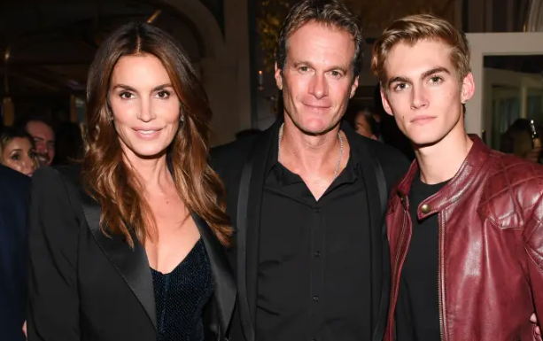 Cindy Crawford dhe Rande Gerber thyejnë heshtjen pas vdekjes së djalit: “Jemi me zemër të thyer”