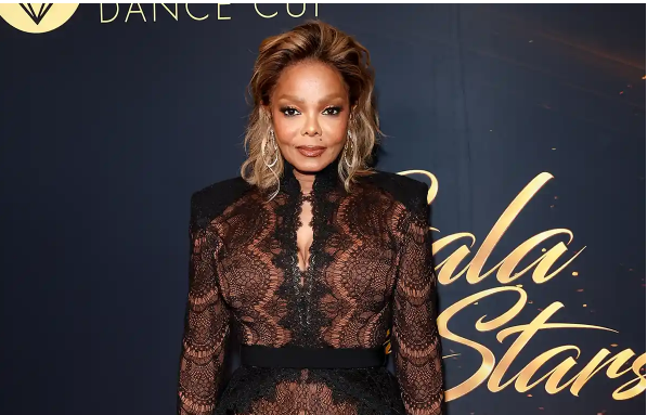 Janet Jackson tërheq vëmendjen me elegancën e saj