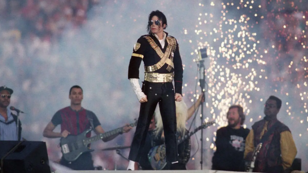 Paraqitja legjendare e Michael Jackson në Super Bowl bëhet dokumentar